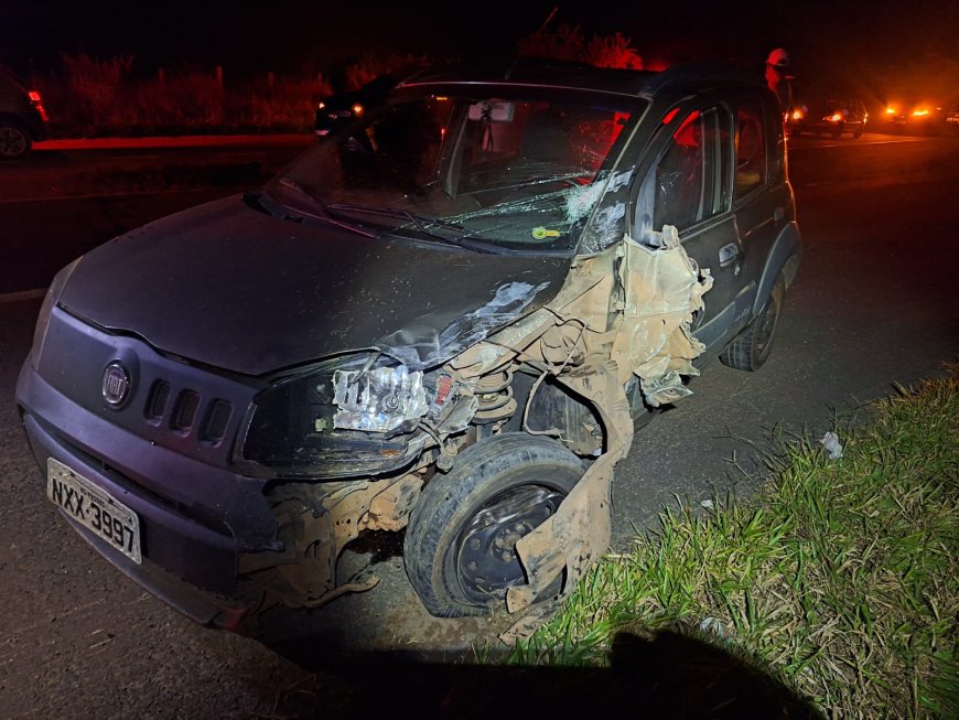 Colisão entre veículos na BR-146 deixa condutor com ferimentos