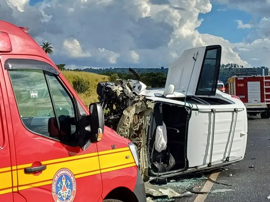 Gravíssimo acidente na MGC-491, entre Paraíso e Monte Santo, leva idosa a óbito e deixa três feridos