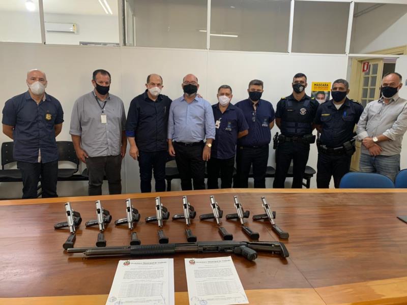 Guarda Municipal de Guaxupé recebe doação de armas da prefeitura de Vinhedo