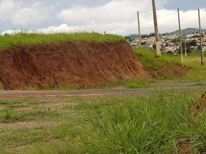 Bombeiros monitoram pontos de maiores riscos de inundações em Guaxupé