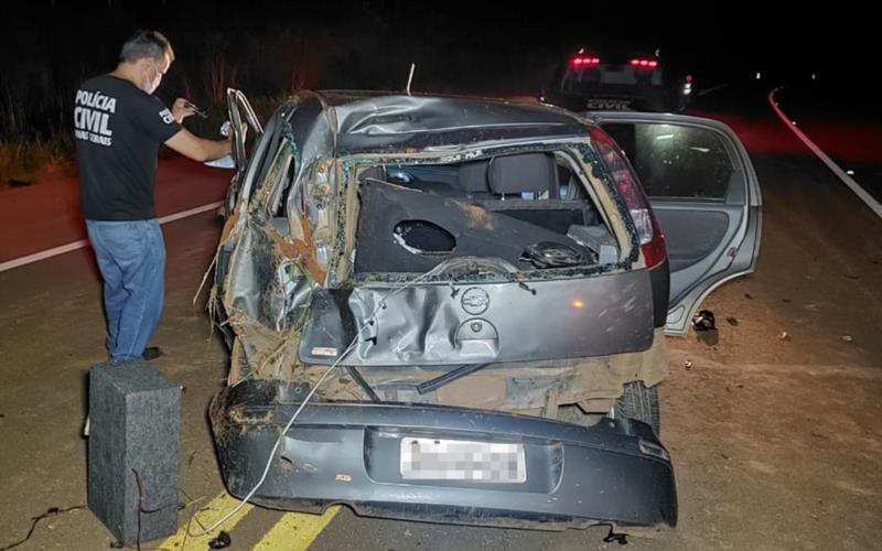 No primeiro dia do ano, homem sem habilitação morre após bater carro em barranco entre Passos e Bom Jesus da Penha