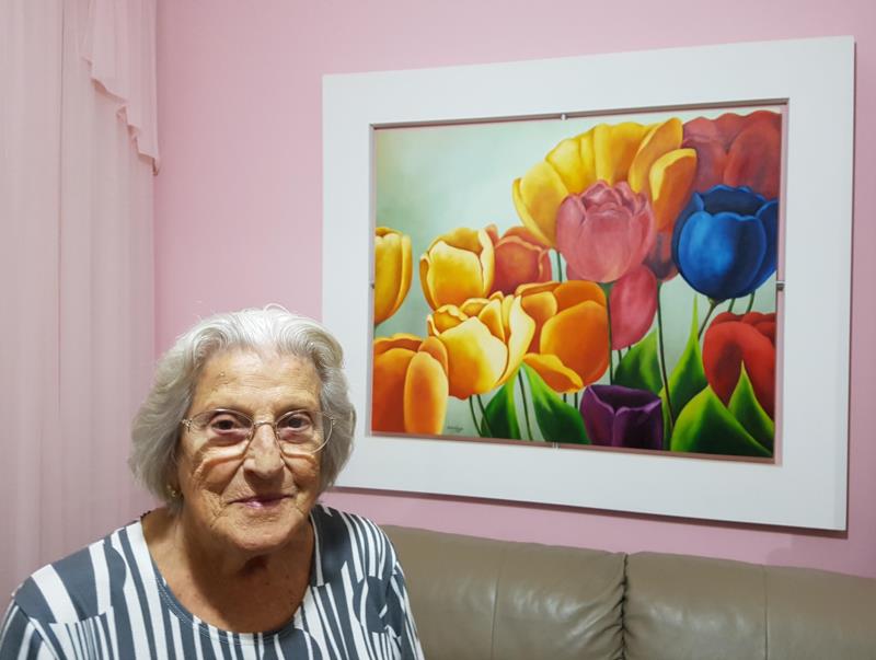 Homenagem à artista plástica Arlette de Simone