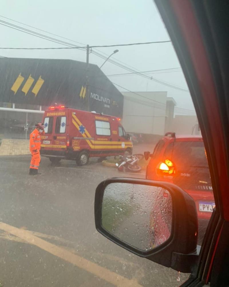 Motociclista fica ferido em acidente no Polo Industrial, em Guaxupé