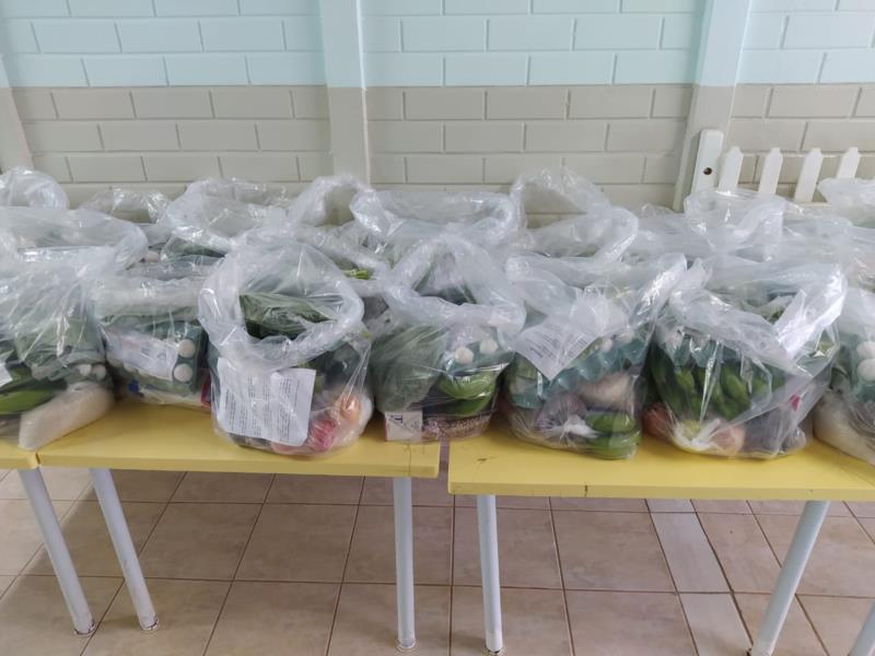 Kits de Alimentos são entregues para estudantes da Rede Municipal de Ensino em Guaxupé