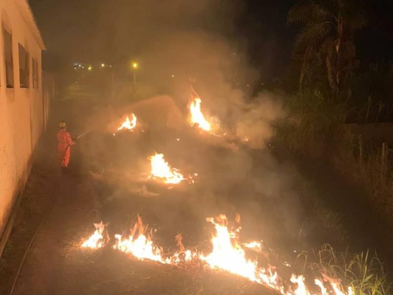 População de Guaxupé começa a sofrer os efeitos dos incêndios criminosos em lotes vagos