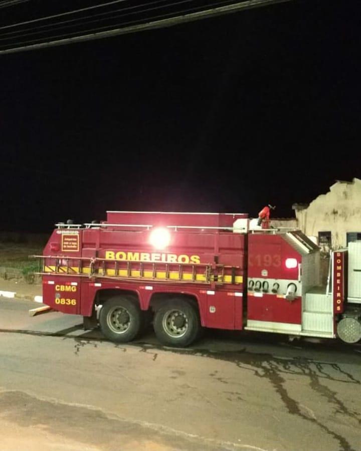 Residência utilizada por desabrigados é incendiada em Guaxupé 