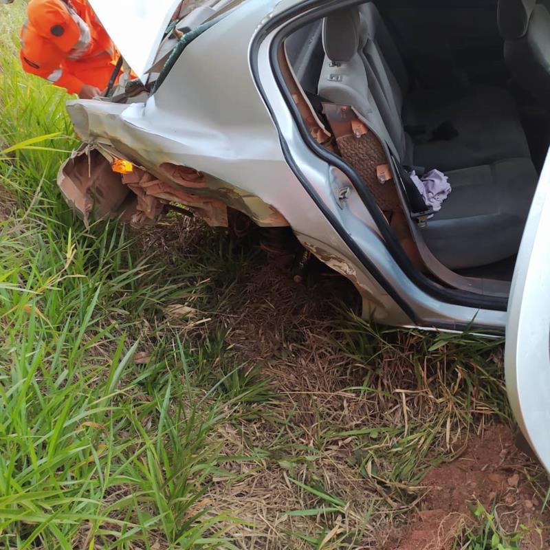 Bombeiros atendem dois acidentes em rodovias no domingo