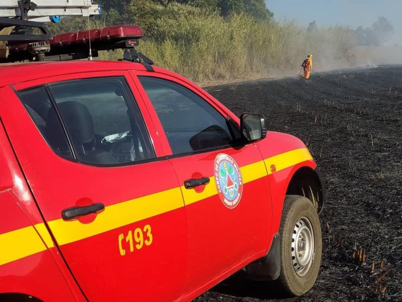 Sequência de grandes incêndios em vegetação mobiliza Bombeiros de Guaxupé