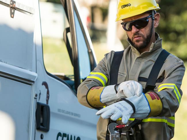 Bairro Nova Floresta e regiões rurais de Guaxupé recebem melhorias na rede elétrica nesta semana