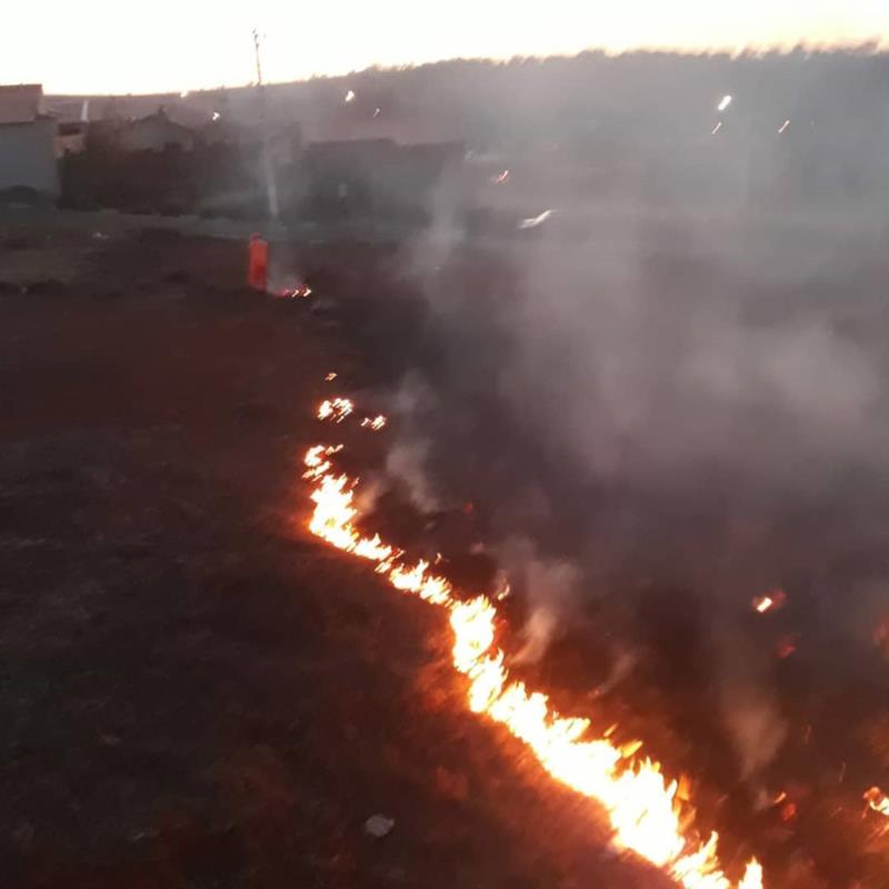 Bombeiros combatem diversos incêndios em vegetação em Guaxupé e região neste sábado