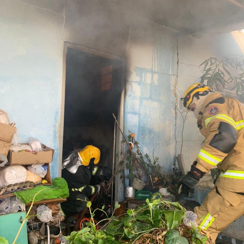 Incêndio abala estrutura de residência no Parque do Lago