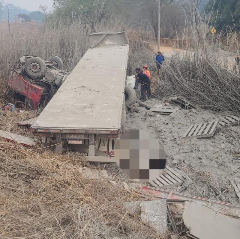 Acidente com carreta na BR-491 leva motorista de 41 anos a óbito