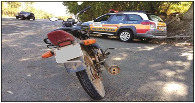 Motocicleta é apreendida e condutor é preso em flagrante