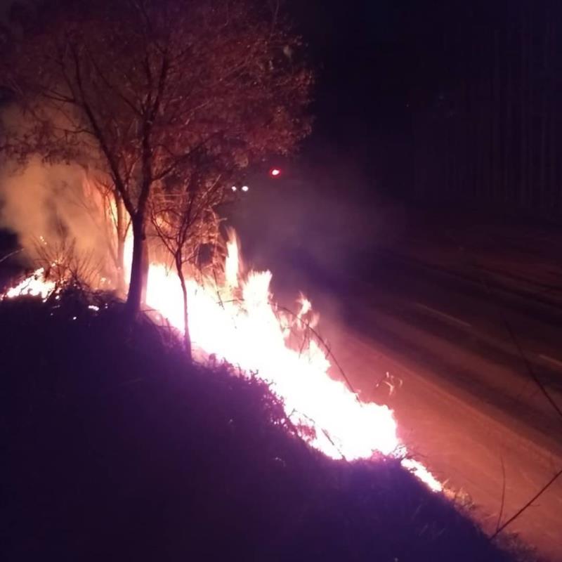 Bombeiros combatem incêndio na Destilaria de Guaranésia novamente