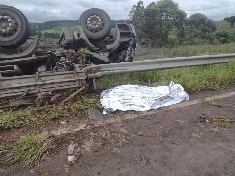 Acidente com caminhão deixa vítima em São Pedro da União