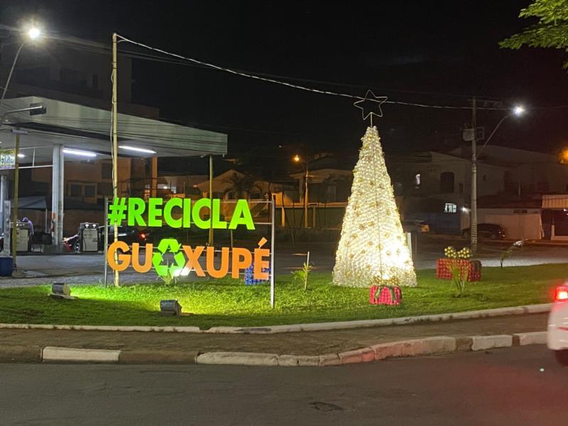 Ação entre secretarias de Cultura, Esporte e Turismo e Desenvolvimento Social promove confecção de enfeites para Natal de Luz