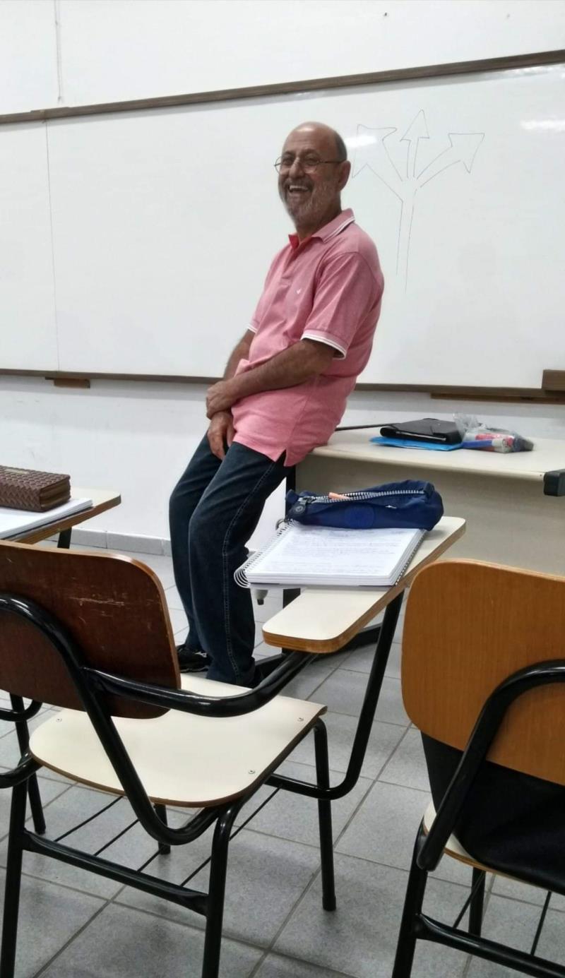 Ao Professor Marcos Rezende