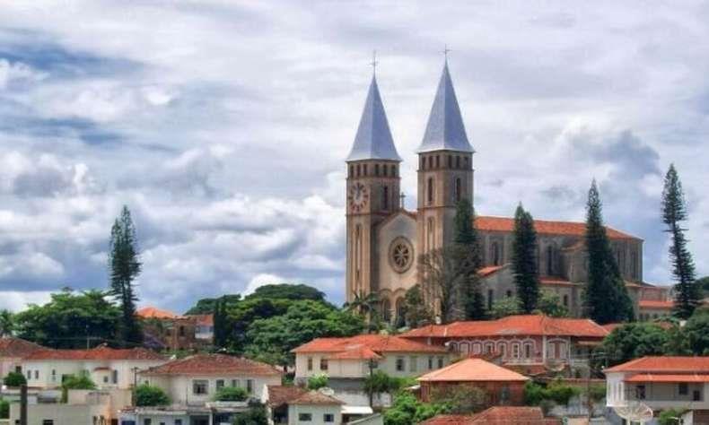 Novo Decreto de enfrentamento à pandemia de Covid-19 entra em vigor a partir desta terça-feira, 17, em Guaxupé