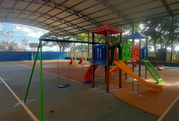 Pré-Escolas municipais de Guaxupé recebem playgrounds