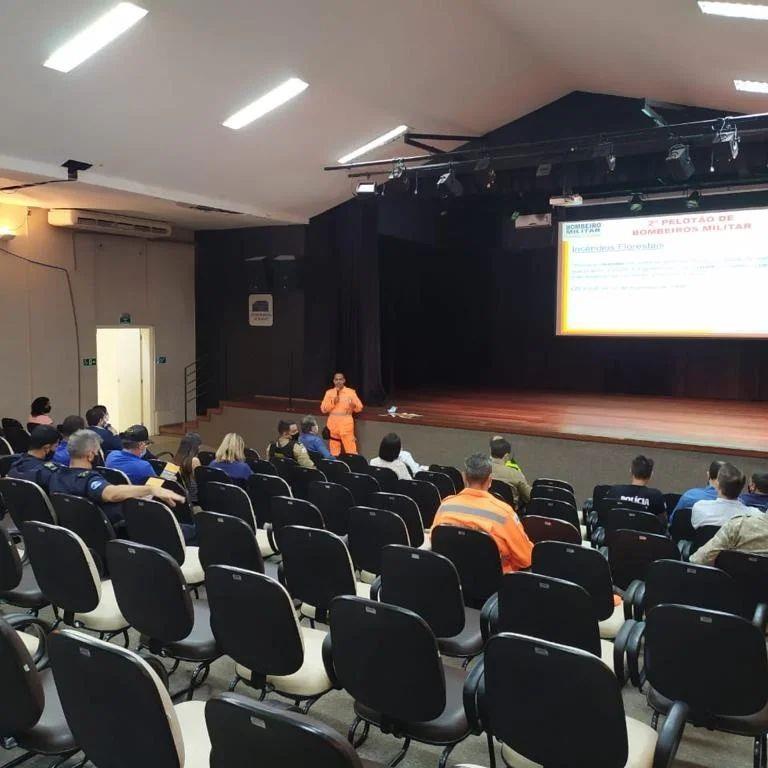 Reunião entre o Corpo de Bombeiros de Guaxupé e o G.G.I.M.  definiu estratégias de atuação no período de estiagem