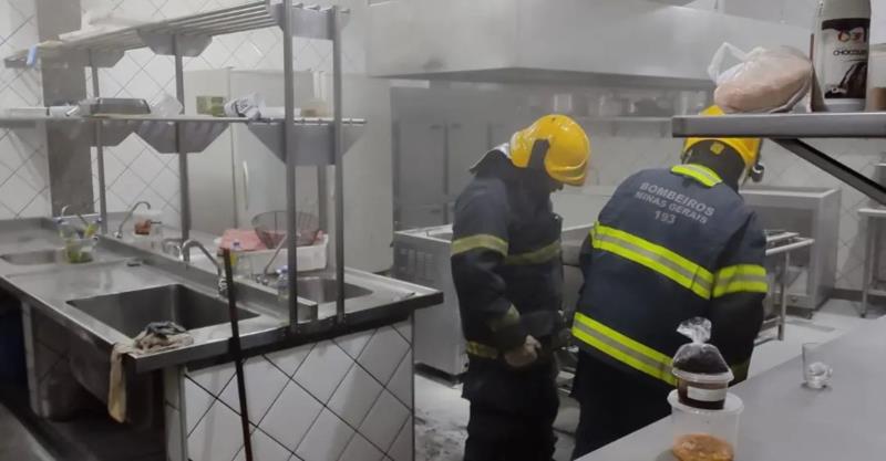 Princípio de incêndio em restaurante foi causado por panela de óleo fervente