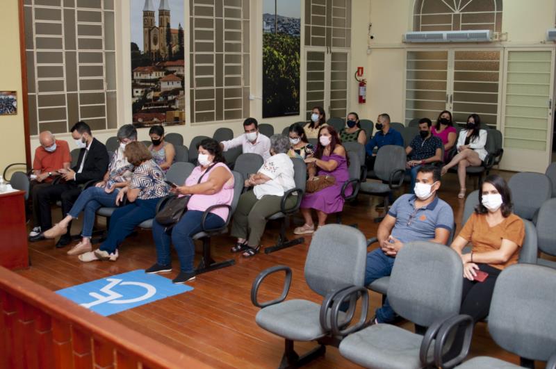 Associação guaxupeana Onda Verde homenageia seus patrocinadores