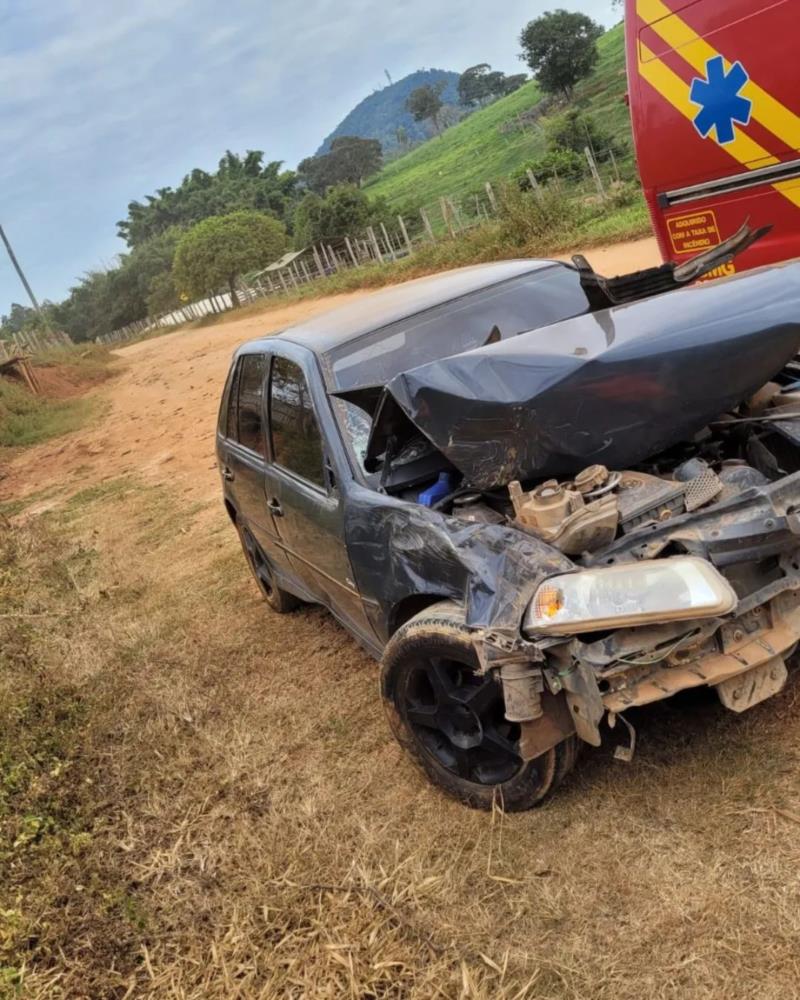 Homem capota veículo na BR-491, próximo à Fazenda Consulta 