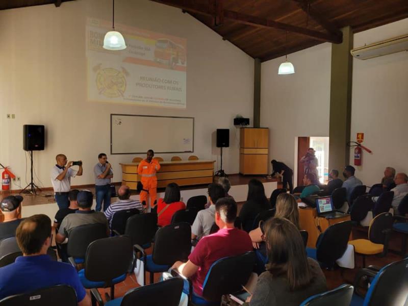 Encontro promovido pelos Bombeiros e Prefeitura orientou produtores sobre a prevenção e combate a incêndios na zona rural