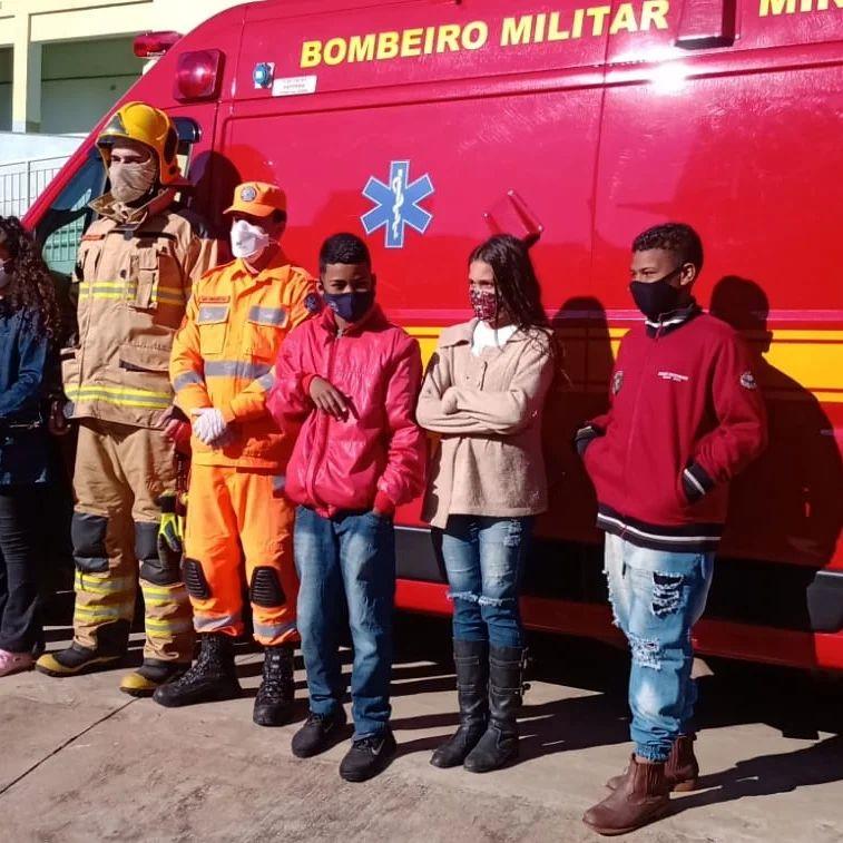 Bombeiros concluem com êxito simulado de evacuação promovido na Escola Dona Queridinha, em Guaxupé