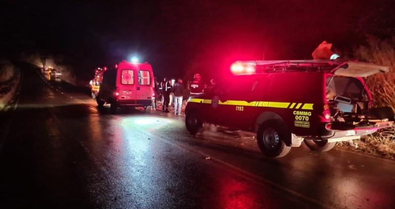 Condutor fica ferido em capotamento de caminhão na estrada que liga São Pedro da União a Juruaia