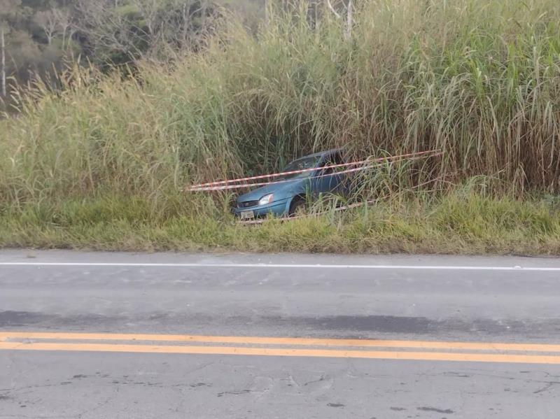 Dois veículos colidem na BR-146, próximo a Moçambo