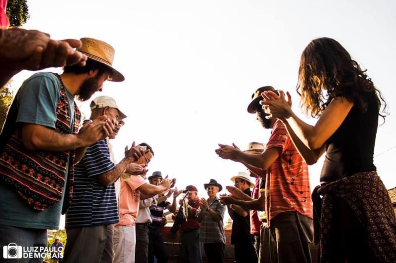 Colheita Cultural na Fazenda Tulha terá teatro de boneco, terço, catira e baile 