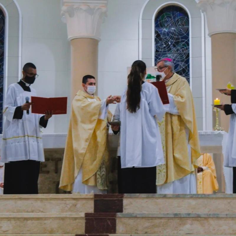 Padre Alexandre, novo Cura da Catedral de Guaxupé, tomou posse nesta quarta-feira 