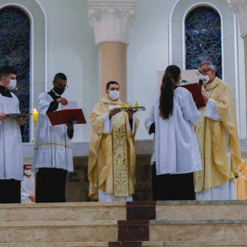 Padre Alexandre, novo Cura da Catedral de Guaxupé, tomou posse nesta quarta-feira 