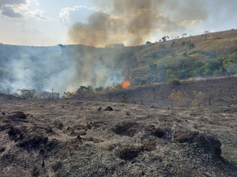 Dois incêndios de grandes proporções destruíram quase 80 hectares de vegetação em Guaxupé e São Pedro da União 