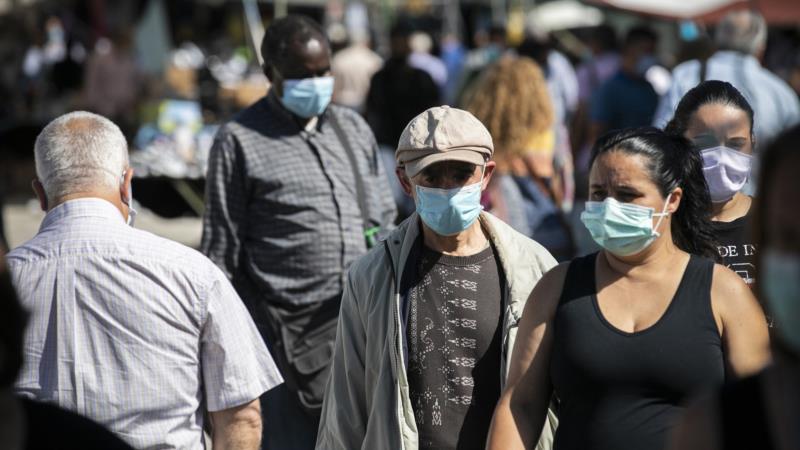 Covid-19: infectologistas defendem volta das máscaras e mais vacinação