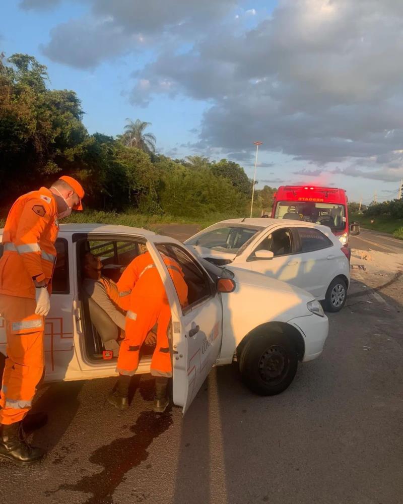 Batida entre veícuos deixa uma pessoa ferida em Guaxupé 