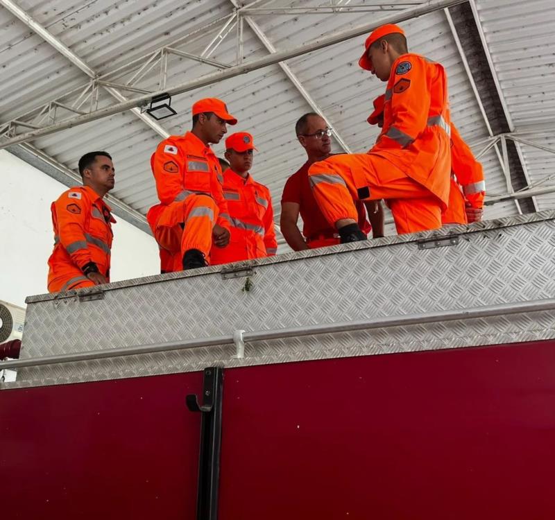 Seis novos soldados são recebidos pelo 2º Pelotão de Bombeiros de Guaxupé 