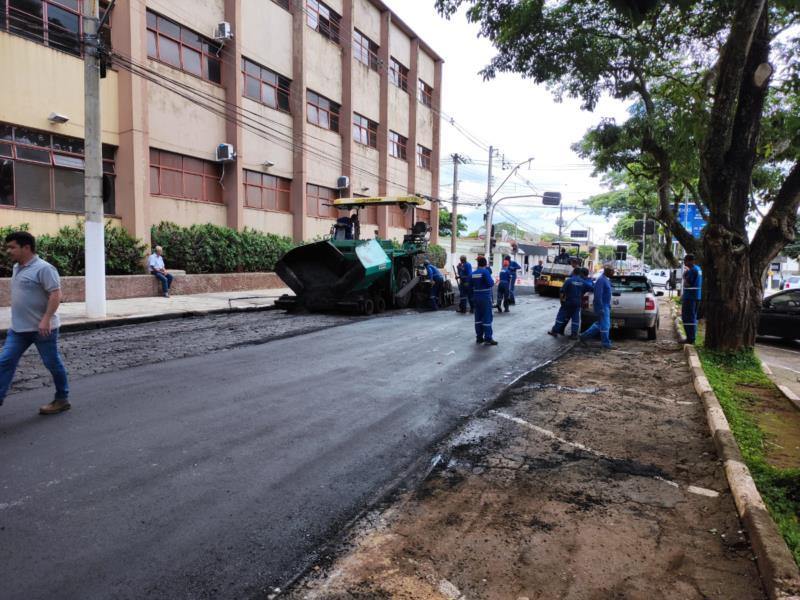 Prefeitura de Guaxupé inicia trabalho de recapeamento da Avenida Dona Floriana