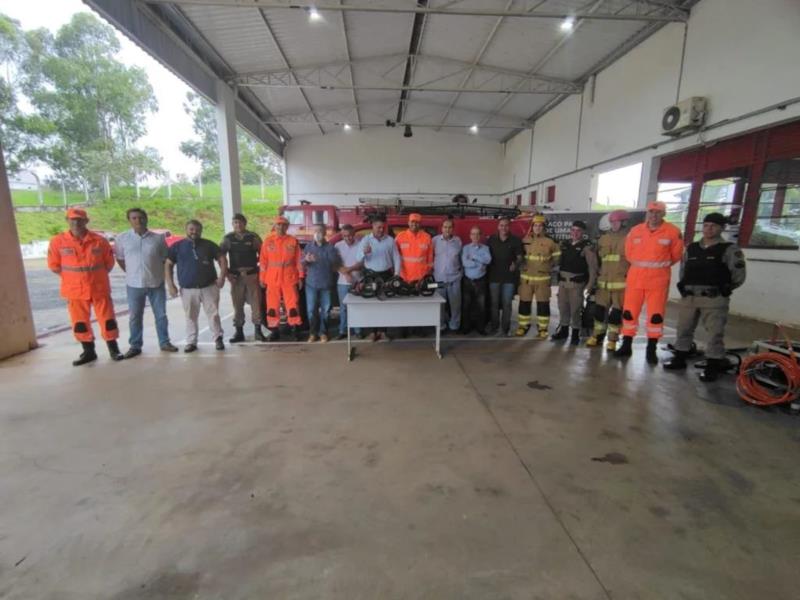 Corpo de Bombeiros de Guaxupé recebe novos equipamentos para resgate através de emenda parlamentar