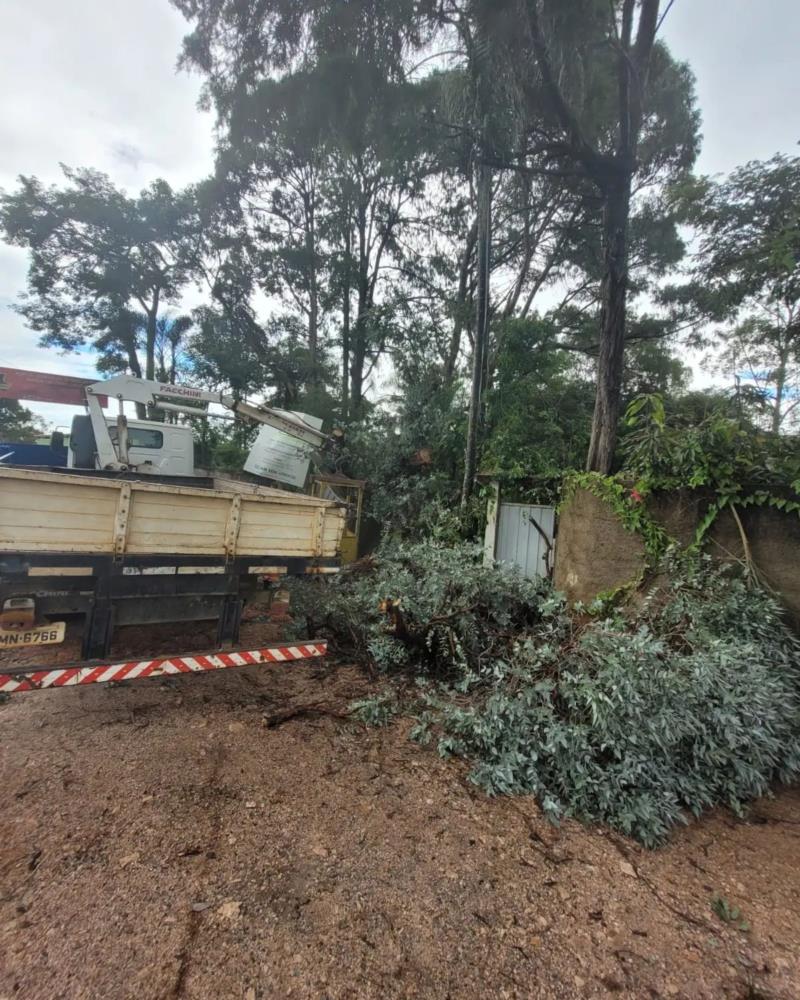 Bombeiros atendem várias ocorrências em Guaxupé e região 