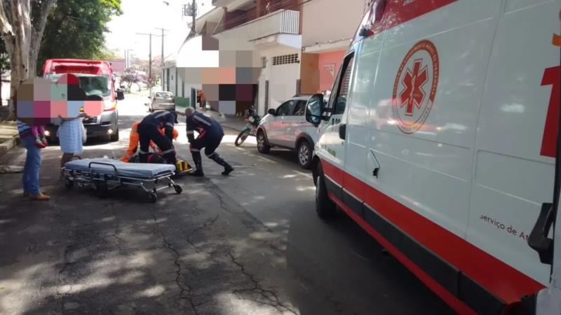 Em Guaxupé, motociclista de 33 anos fica ferido após desviar de cachorro e cair da moto 