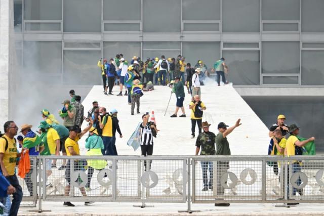 SEM TOLERÂNCIA, OS GOLPISTAS SE SUBMETERÃO ÀS LEIS