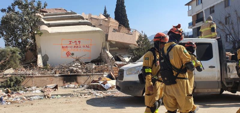 Bombeiros de Minas completam 11 dias de operações na Turquia