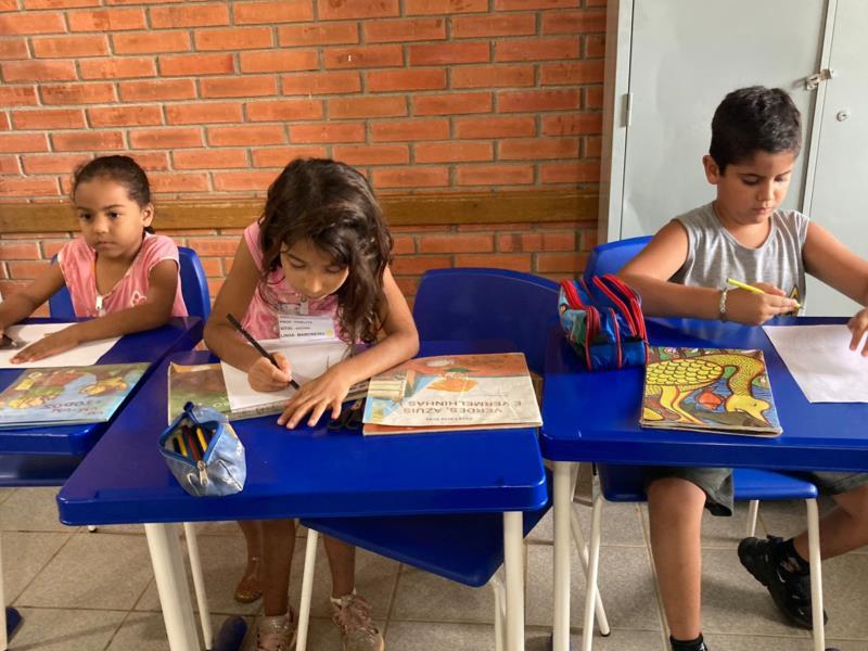 Prefeitura de Guaxupé renova todo o mobiliário das escolas