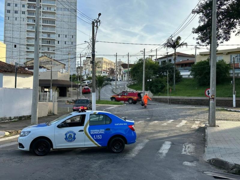 Mancha de óleo na área central de Guaxupé mobiliza Bombeiros 