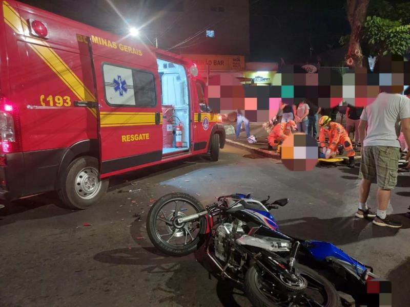 Em Guaxupé, motociclista fica ferida em colisão com automóvel na Avenida Dona Floriana