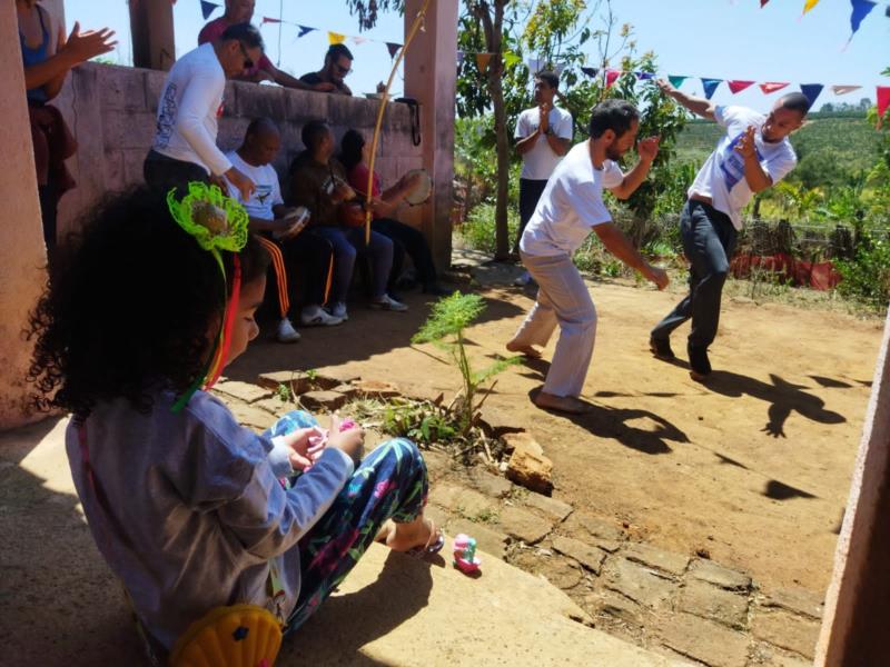 Fazenda de Guaxupé festeja colheita e comemora o Dia do Café