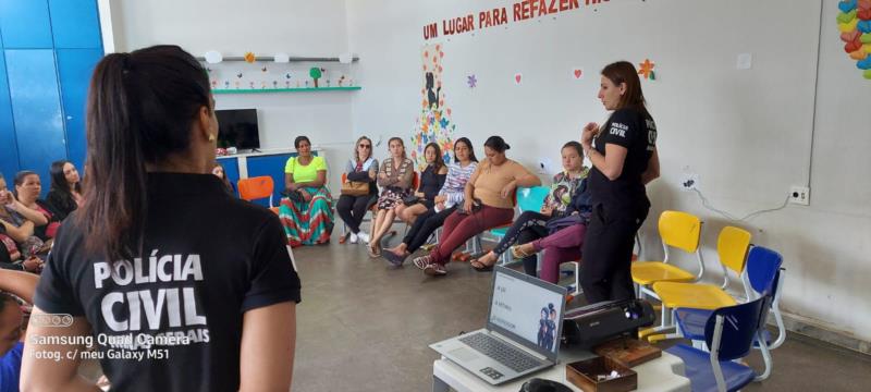 Polícia Civil promove palestra de conscientização sobre violência doméstica e familiar em Guaxupé 