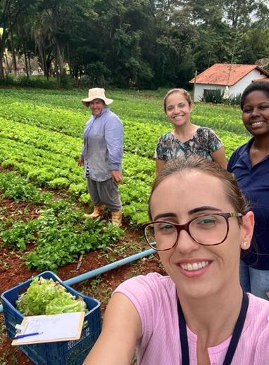 Profissionais da Secretaria de Educação de Guaxupé visitam agricultores familiares 